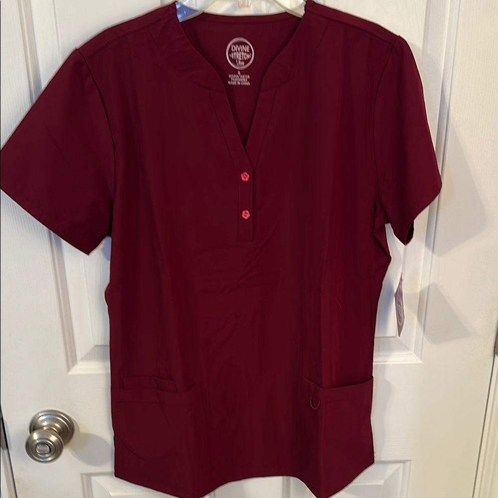 NWT Divine Stretch Burgundy Faux Button Down Scrub Top with Mandarin Collar